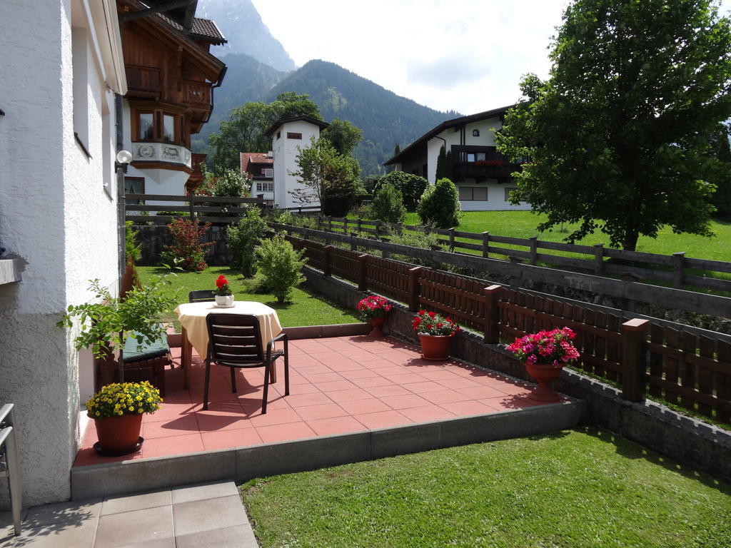Haus Karl'S Ruh Bed & Breakfast Ehrwald Luaran gambar